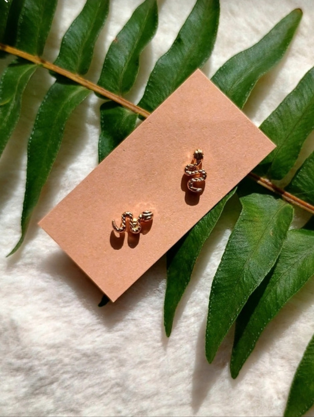 ♟️ DARK ARTS ♟️ VTG Gold Tone Snake Stud Earrings, Dark Academia, Folklore